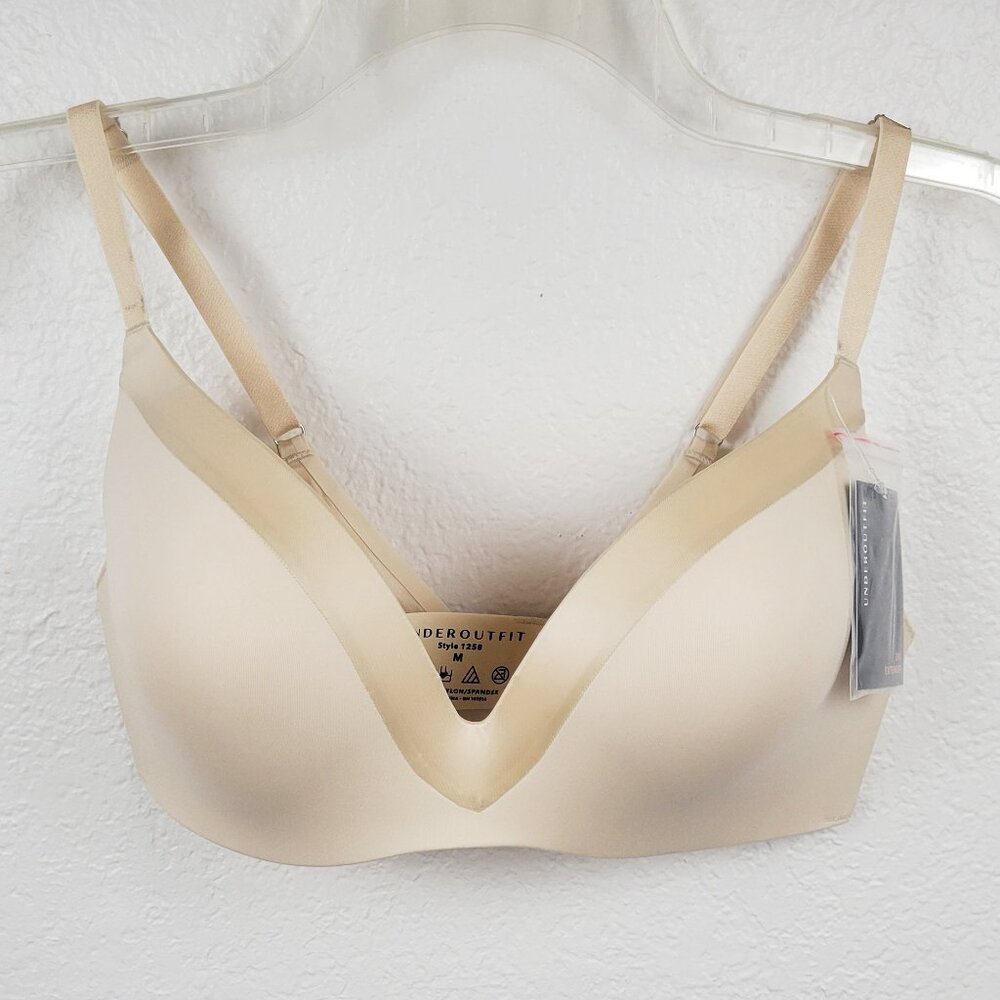 NWT UNDEROUTFIT Bra Medium M Satin Grace 1258 Adjustable Straps 3D Molded Sand